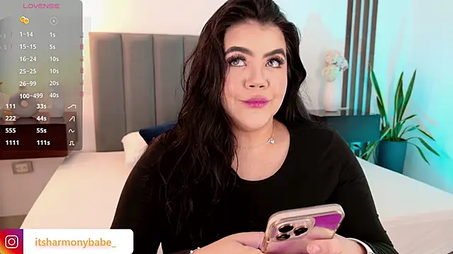 Snapshot of Harmonybabe_ chatting on May 24, 2026, 9:04 pm Harmonybabe online show from May 24, 2026, 9:04 pm