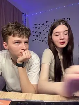 CoddleWeeper  online show from March 14, 2026, 5:41 pm