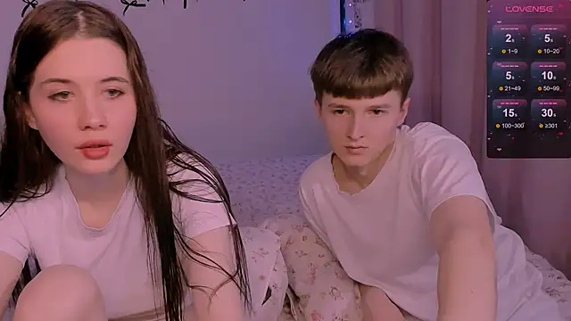 CoddleWeeper  online show from March 21, 2026, 4:33 pm