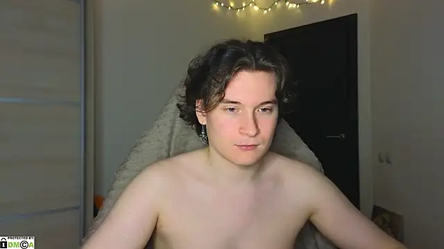 MoreRealAlex online show from September 28, 2025, 11:23 pm