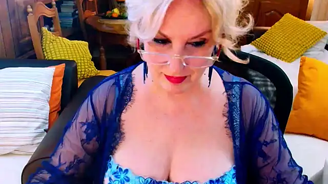 GattonaBiondona online show from November 26, 2025, 3:12 pm