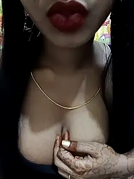 Loveliee online show from January 3, 2025, 3:27 am