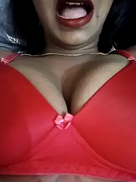 Loveliee online show from March 15, 2025, 4:35 am