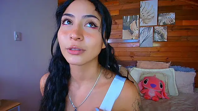 amber curly online show from April 1, 2026, 9:56 pm