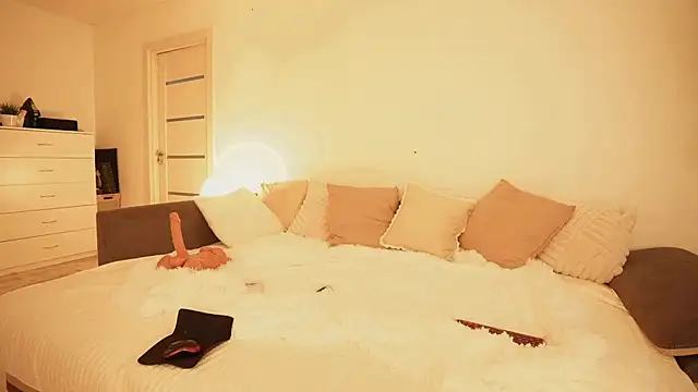 kris69kiss online show from May 27, 2026, 2:02 pm