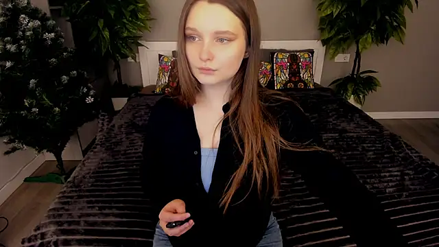 Snapshot of MagicPeachh_ chatting on December 15, 2025, 2:12 pm MagicPeachh online show from December 15, 2025, 2:12 pm