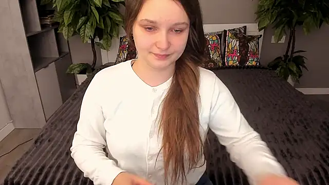 Snapshot of MagicPeachh_ chatting on November 18, 2025, 10:40 am MagicPeachh online show from November 18, 2025, 10:40 am