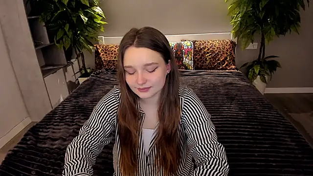 Snapshot of MagicPeachh_ chatting on December 2, 2025, 6:48 am MagicPeachh online show from December 2, 2025, 6:48 am