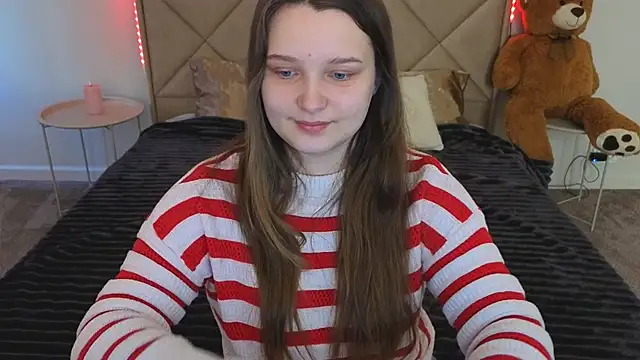 MagicPeachh  online show from April 13, 2026, 5:33 am