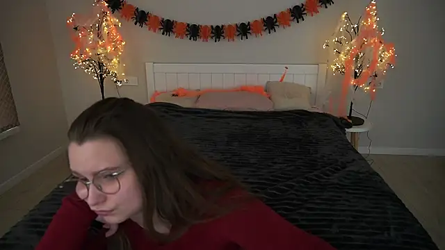 Snapshot of MagicPeachh_ chatting on October 22, 2025, 12:59 pm MagicPeachh online show from October 22, 2025, 12:59 pm