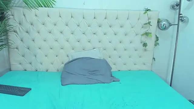 Snapshot of Victoria_Coleman chatting on March 20, 2025, 11:05 am Victoria Coleman online show from March 20, 2025, 11:05 am