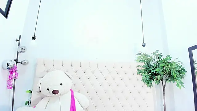 Snapshot of Victoria_Coleman chatting on November 18, 2025, 7:06 pm Victoria Coleman online show from November 18, 2025, 7:06 pm