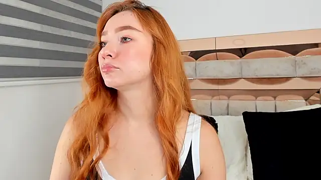 CamiiLovers online show from April 13, 2026, 11:31 pm