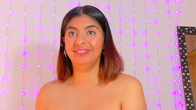 Snapshot of im_anna_ chatting on February 2, 2026, 8:41 pm im anna online show from February 2, 2026, 8:41 pm