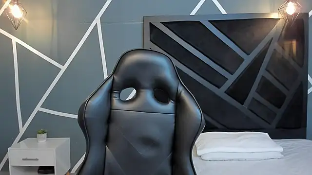 Johan Williams 07 online show from December 7, 2024, 2:58 am