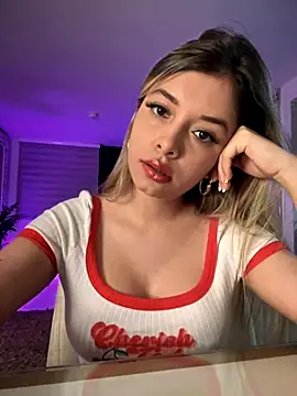 Snapshot of carolina__star chatting on November 6, 2025, 1:31 am carolina star online show from November 6, 2025, 1:31 am