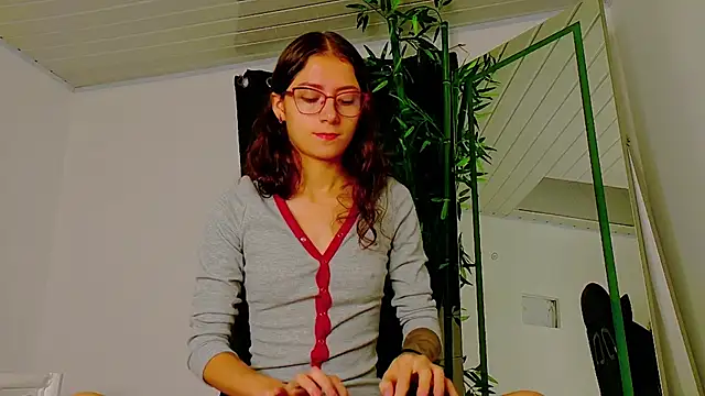 Snapshot of scarlet-jonesx chatting on November 14, 2025, 12:14 am scarlet-jonesx online show from November 14, 2025, 12:14 am