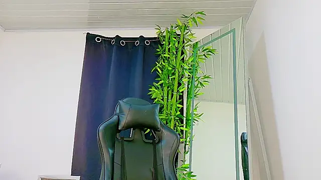 Snapshot of scarlet-jonesx chatting on December 2, 2025, 11:28 pm scarlet-jonesx online show from December 2, 2025, 11:28 pm