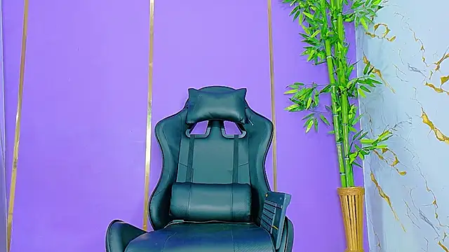 Snapshot of scarlet-jonesx chatting on October 12, 2025, 7:15 pm scarlet-jonesx online show from October 12, 2025, 7:15 pm