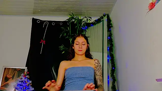 Snapshot of scarlet-jonesx chatting on January 10, 2026, 11:22 pm scarlet-jonesx online show from January 10, 2026, 11:22 pm