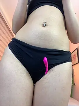 Starliee   online show from September 8, 2025, 11:48 pm