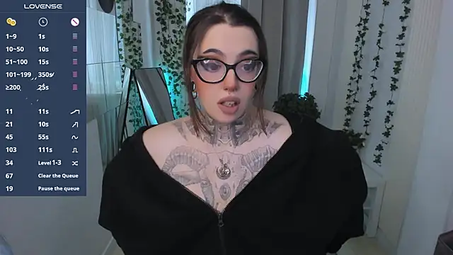 Snapshot of Dixi_Pixi_ chatting on April 10, 2026, 5:47 am Dixi Pixi online show from April 10, 2026, 5:47 am