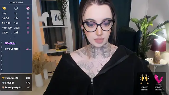 Snapshot of Dixi_Pixi_ chatting on May 16, 2026, 10:58 am Dixi Pixi online show from May 16, 2026, 10:58 am