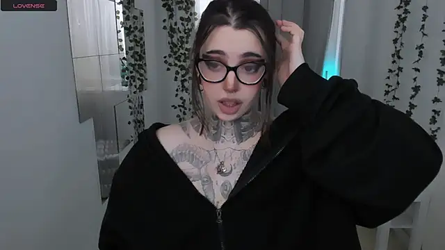 Snapshot of Dixi_Pixi_ chatting on April 17, 2026, 7:00 am Dixi Pixi online show from April 17, 2026, 7:00 am