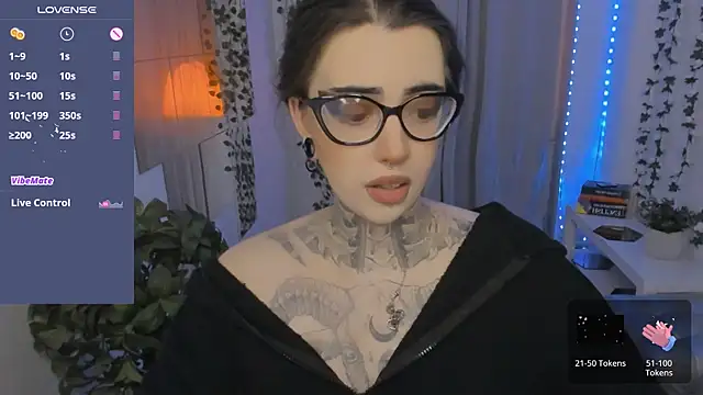 Snapshot of Dixi_Pixi_ chatting on May 30, 2026, 5:36 am Dixi Pixi online show from May 30, 2026, 5:36 am