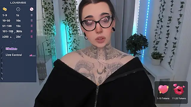 Snapshot of Dixi_Pixi_ chatting on March 13, 2026, 5:45 am Dixi Pixi online show from March 13, 2026, 5:45 am