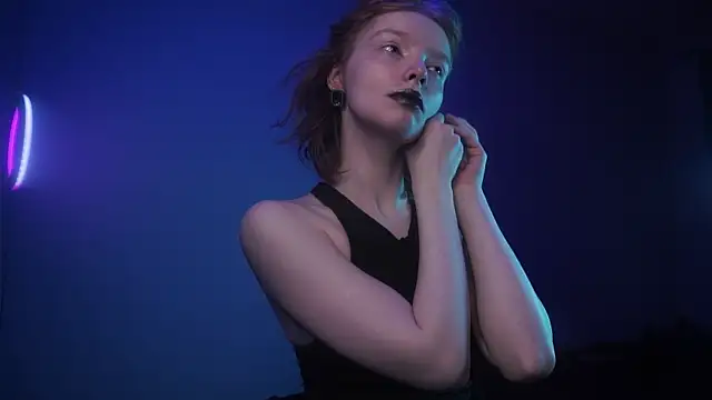 Snapshot of ginger_hugs chatting on October 8, 2025, 10:10 pm ginger hugs online show from October 8, 2025, 10:10 pm