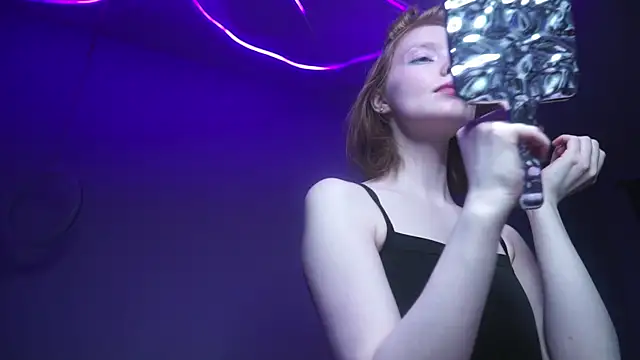 Snapshot of ginger_hugs chatting on September 27, 2025, 10:05 pm ginger hugs online show from September 27, 2025, 10:05 pm