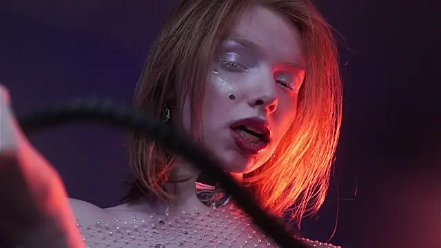 Snapshot of ginger_hugs chatting on March 21, 2025, 1:13 am ginger hugs online show from March 21, 2025, 1:13 am