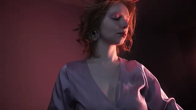 Snapshot of ginger_hugs chatting on October 7, 2025, 10:11 pm ginger hugs online show from October 7, 2025, 10:11 pm