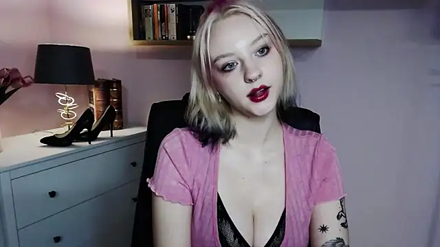 Snapshot of MadelineLust chatting on December 5, 2024, 6:49 pm MadelineLust online show from December 5, 2024, 6:49 pm