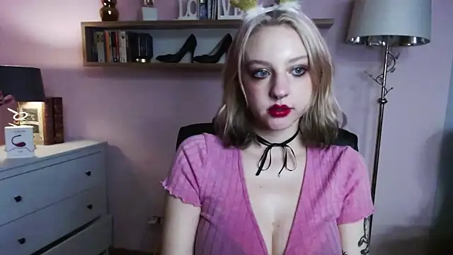 Snapshot of MadelineLust chatting on December 23, 2024, 7:20 pm MadelineLust online show from December 23, 2024, 7:20 pm