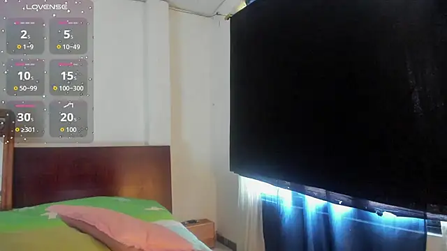 latinaStepmom online show from October 5, 2025, 1:24 pm