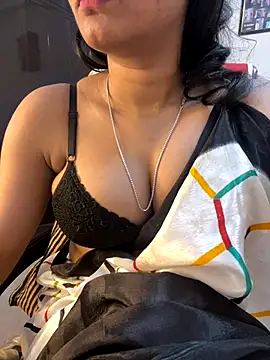 Snapshot of Spicy_sari_girl chatting on December 3, 2024, 7:27 am Spicy sari girl online show from December 3, 2024, 7:27 am