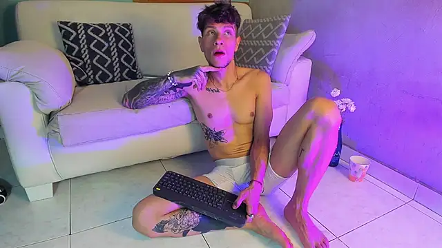 Snapshot of french_sexx chatting on December 16, 2025, 5:22 am french sexx online show from December 16, 2025, 5:22 am