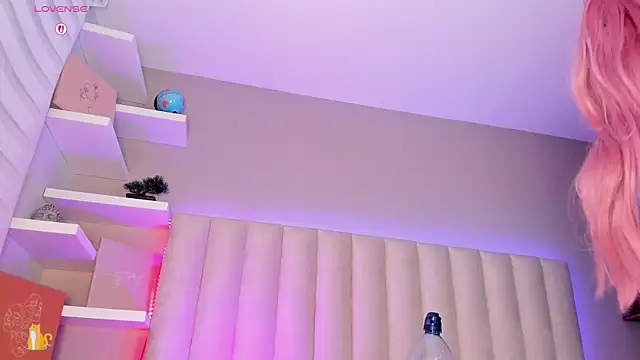 Sally  Walker online show from November 19, 2025, 3:06 am