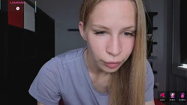 Snapshot of Elis_Fox chatting on June 19, 2026, 8:09 am Elis Fox online show from June 19, 2026, 8:09 am