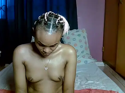 Queen petite  online show from May 11, 2026, 4:58 am