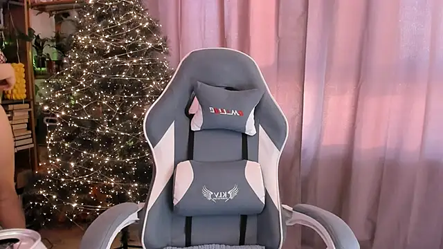 Snapshot of alisahug chatting on December 20, 2025, 9:01 am alisahug online show from December 20, 2025, 9:01 am