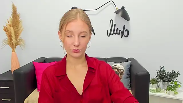 Snapshot of LolaWilsons chatting on November 28, 2025, 7:30 am LolaWilsons online show from November 28, 2025, 7:30 am