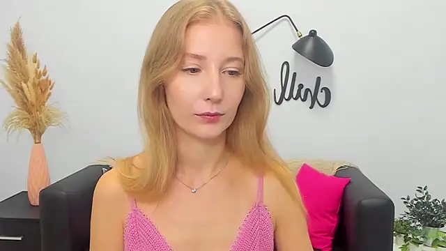 Snapshot of LolaWilsons chatting on September 11, 2025, 6:13 am LolaWilsons online show from September 11, 2025, 6:13 am