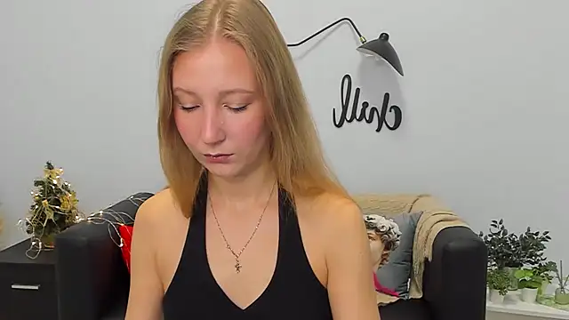 Snapshot of LolaWilsons chatting on January 6, 2026, 6:28 am LolaWilsons online show from January 6, 2026, 6:28 am