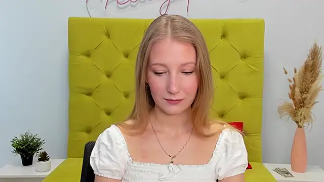 Snapshot of LolaWilsons chatting on February 10, 2026, 7:18 am LolaWilsons online show from February 10, 2026, 7:18 am