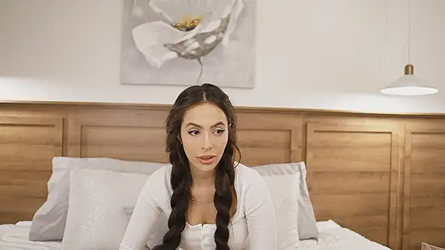 Snapshot of Amber_Rush_ chatting on February 18, 2026, 11:01 pm Amber Rush online show from February 18, 2026, 11:01 pm