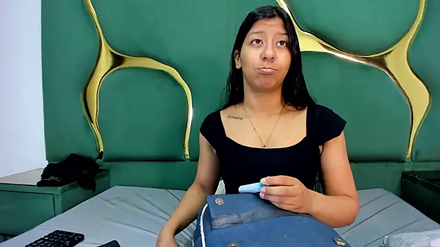 Snapshot of VaneLin18 chatting on November 27, 2025, 7:14 pm VaneLin18 online show from November 27, 2025, 7:14 pm