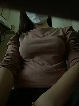 Tuongvy05 online show from March 18, 2025, 2:39 pm